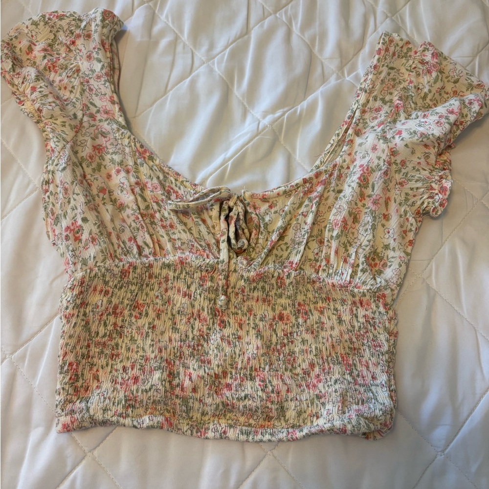 Sky and sparrow floral top